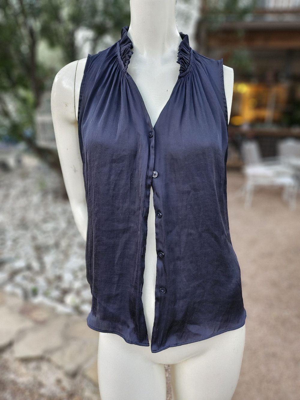 Banana Republic Sleeveless Black Silky Polyester Button-Front Blouse S